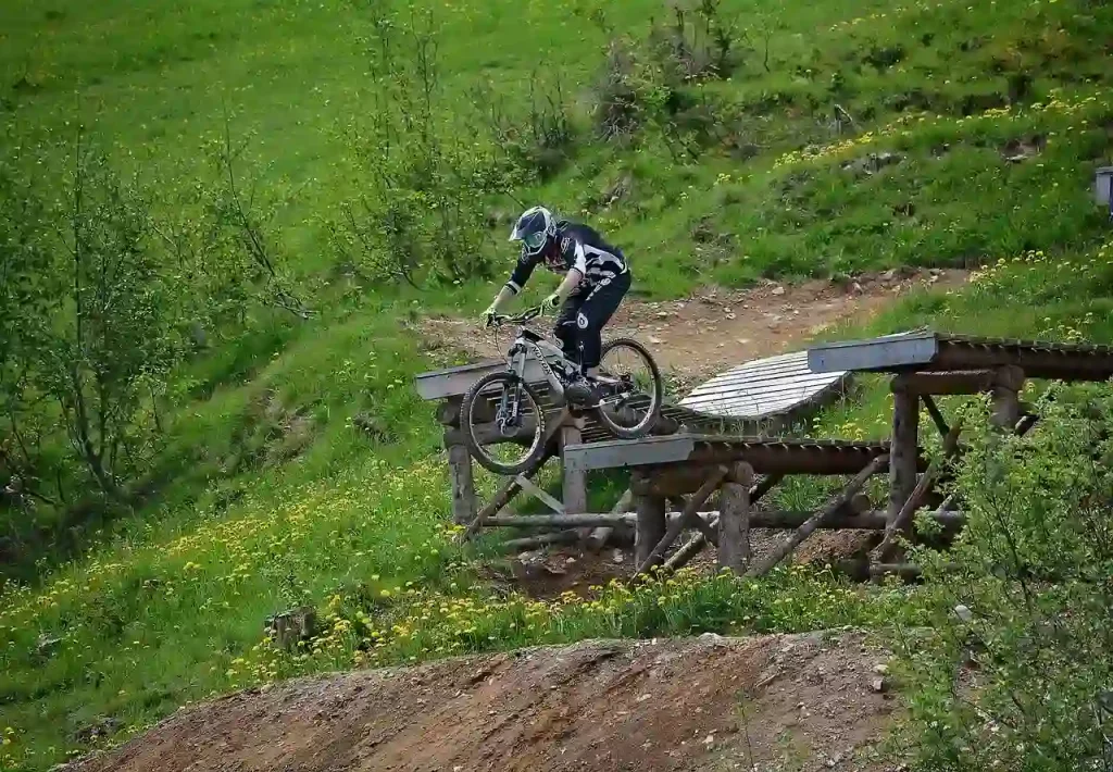 Assessing Downhill Bikes' Suitability for Jumping Trails